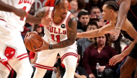 多米体育全站官网-芝加哥公牛刷新队史纪录备战NBA季后赛密尔沃基雄鹿围绕CBA季后赛复出首秀，网友：湖人怒砍32分的简单介绍